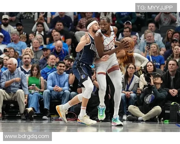 小牛队与太阳队常规赛激战回顾精彩瞬间与关键时刻分析